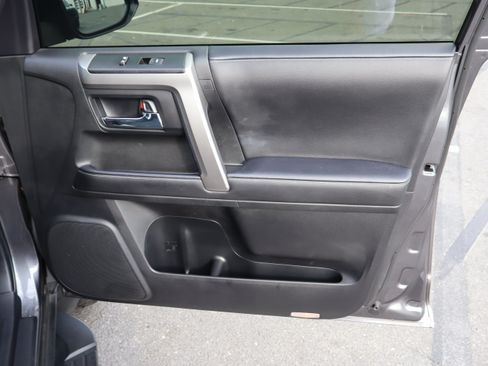 Used 2023 Toyota 4Runner SR5 Premium w/ Moonroof Package AWD/4WD image 39