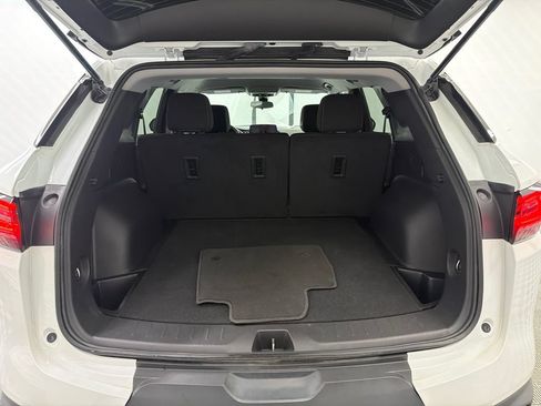 Used 2025 Chevrolet Blazer LT FWD image 19