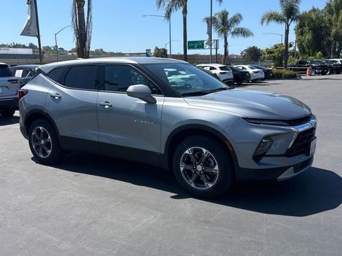 Used 2025 Chevrolet Blazer LT AWD/4WD image 11