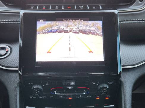 Used 2025 Jeep Grand Cherokee L Laredo w/ Luxury Tech Group I image 7