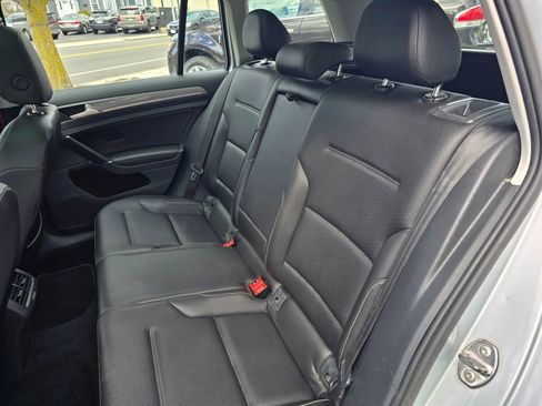 Used 2017 Volkswagen Golf Alltrack SEL image 11