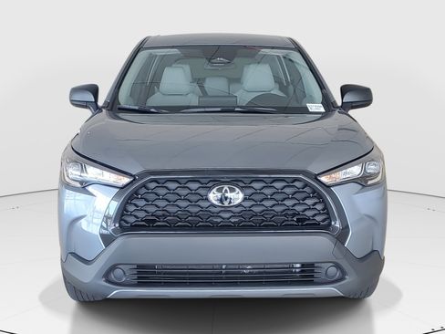 Used 2025 Toyota Corolla Cross L image 3