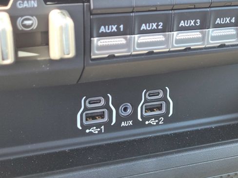 New 2026 RAM 2500 Big Horn AWD/4WD image 17
