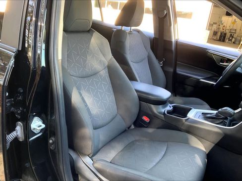 Used 2023 Toyota RAV4 XLE image 8