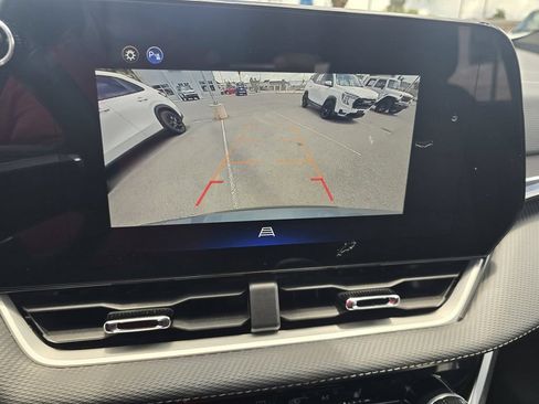 Used 2026 Chevrolet Equinox LT FWD image 22