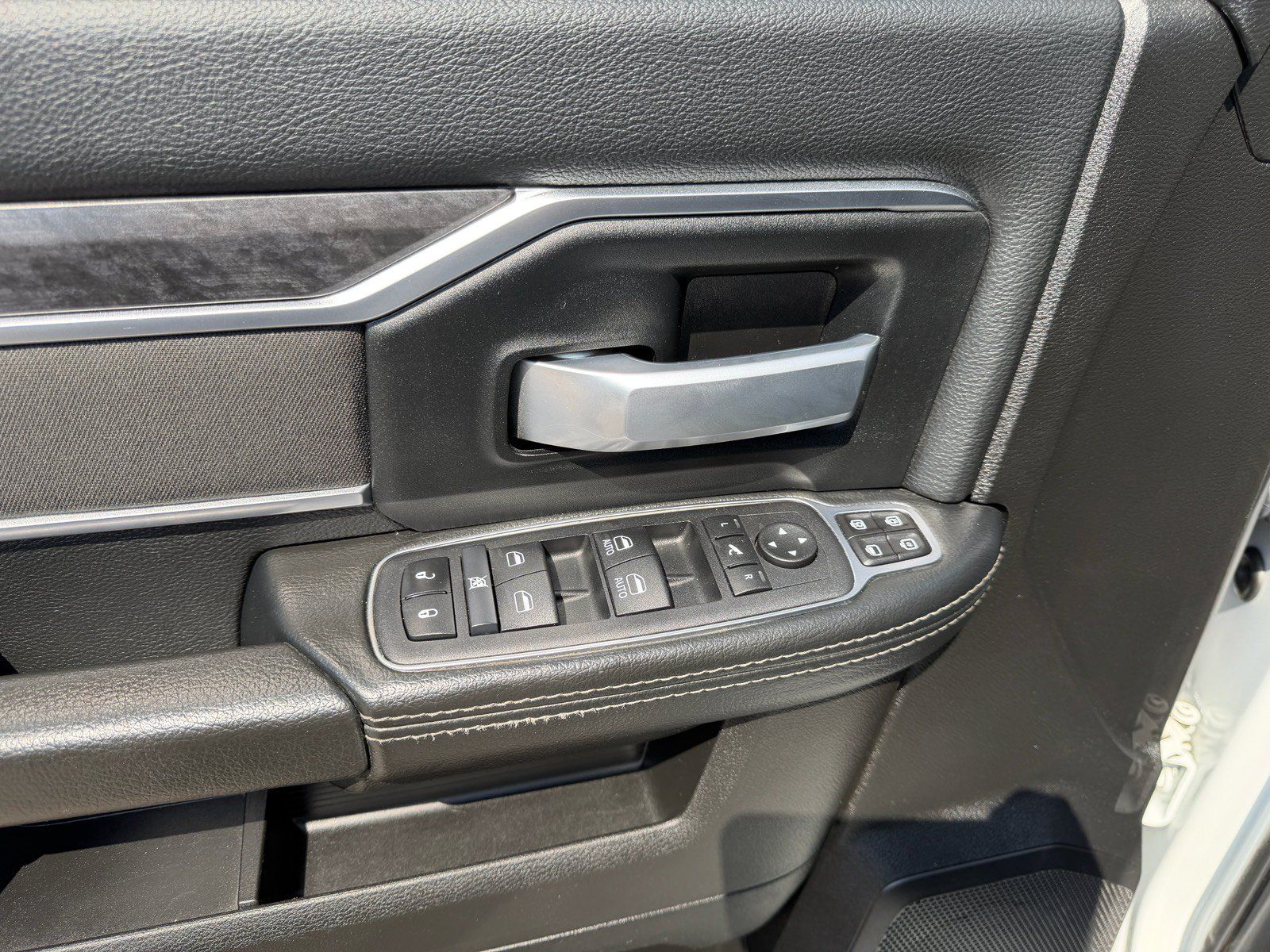 Used 2024 RAM 3500 Big Horn AWD/4WD image 26