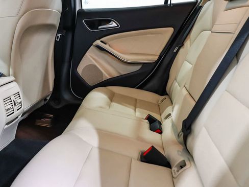 Used 2019 Mercedes-Benz GLA 250 image 18