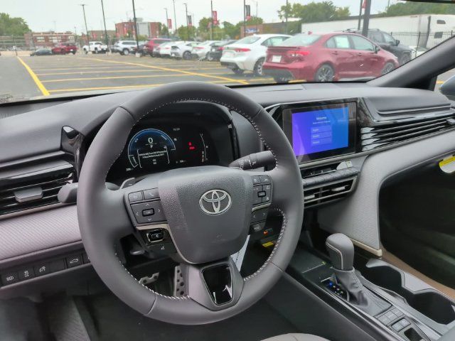 Used 2026 Toyota Camry SE FWD image 24