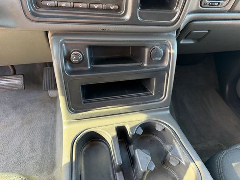 Used 2004 Chevrolet Avalanche Z71 w/ Preferred Equipment Group image 12