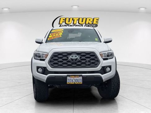 Used 2023 Toyota Tacoma TRD Off-Road w/ Advanced Technology Package AWD/4WD image 2