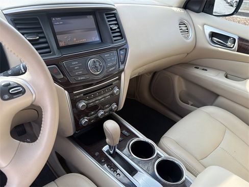 Used 2014 Nissan Pathfinder SL image 29