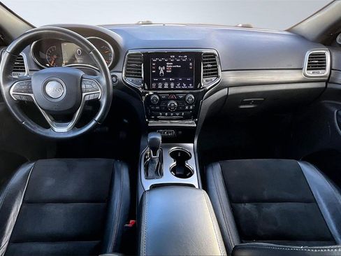 Used 2019 Jeep Grand Cherokee Altitude image 17