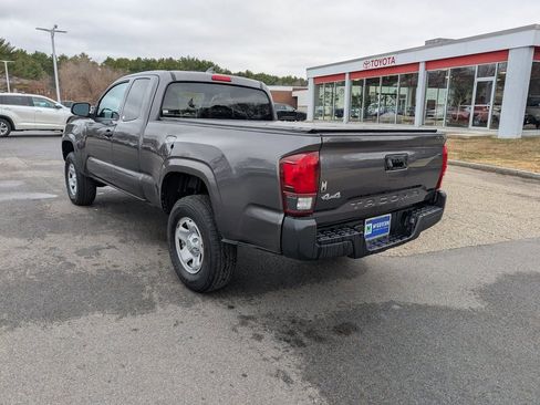 Used 2020 Toyota Tacoma SR image 3