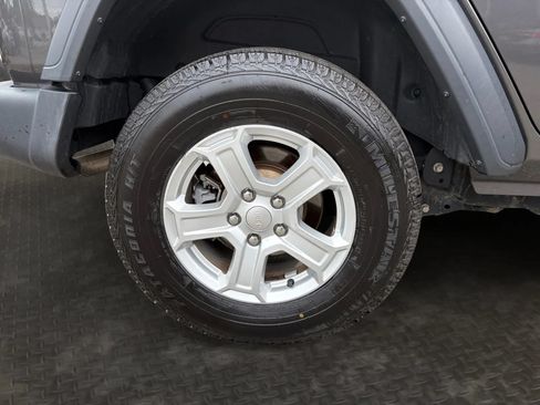 Used 2019 Jeep Wrangler Unlimited Sport S AWD/4WD image 39