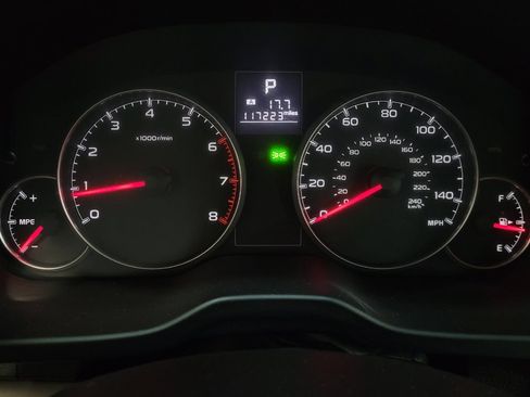 Used 2014 Subaru Legacy 2.5i Premium AWD/4WD image 23