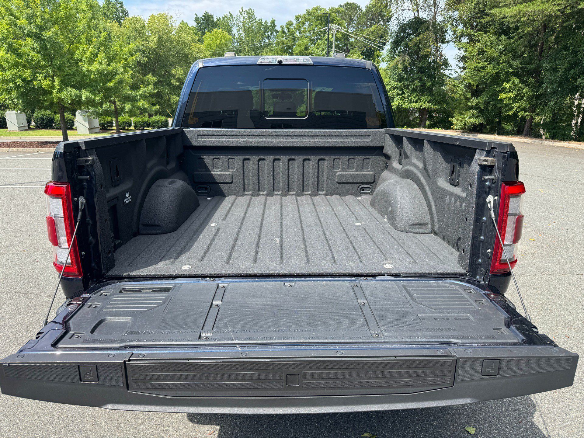 Used 2023 Ford F150 Raptor w/ Equipment Group 802A Raptor R AWD/4WD image 25