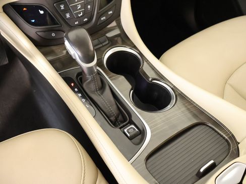 Used 2019 Buick Envision Essence image 9