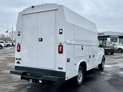 New 2025 GMC Savana 3500 1WT w/ Power Convenience Package image 7