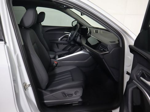 Used 2025 Audi Q5 Premium w/ Convenience Package image 22