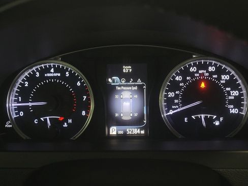 Used 2015 Toyota Camry XLE FWD image 23