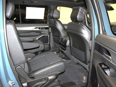 New 2026 Jeep Grand Wagoneer L Limited AWD/4WD image 37