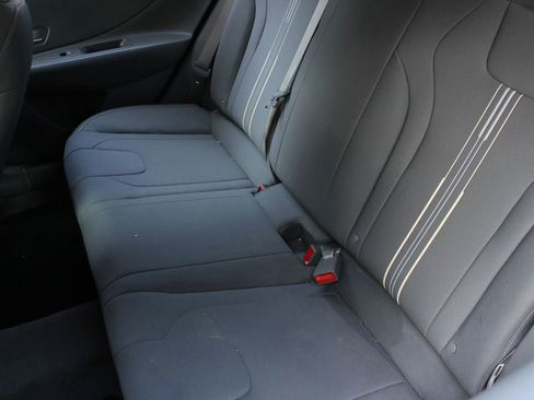 Used 2023 Hyundai Elantra SEL w/ Convenience Package FWD image 17