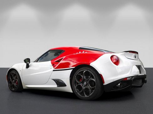 Used 2017 Alfa Romeo 4C Coupe w/ Coupe Track Package 1 RWD image 5