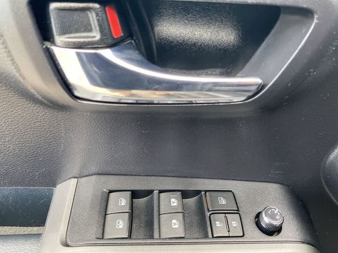 Used 2018 Toyota Tacoma TRD Sport AWD/4WD image 13
