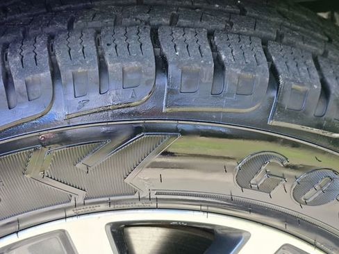 Used 2020 Nissan Armada SL image 11