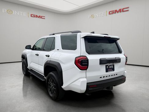 Used 2025 Toyota 4Runner SR5 AWD/4WD image 5