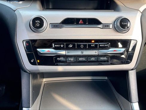 Certified 2023 Ford Explorer XLT w/ Equipment Group 202A image 31