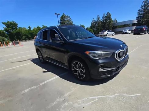 Used 2021 BMW X1 xDrive28i w/ Convenience Package AWD/4WD image 3