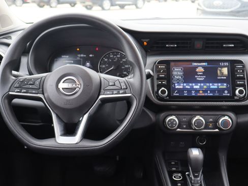 Used 2023 Nissan Kicks SV image 13