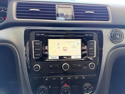 Used 2014 Volkswagen Passat TDI SE image 52