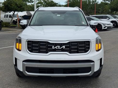 Used 2024 Kia Telluride S image 6