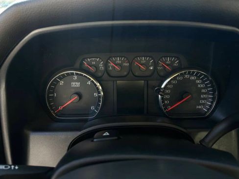 Used 2017 Chevrolet Silverado 1500 Custom w/ Custom Convenience Package image 9