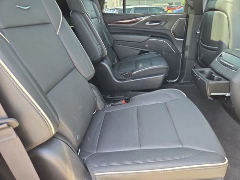 Used 2021 Cadillac Escalade Premium Luxury AWD/4WD image 19