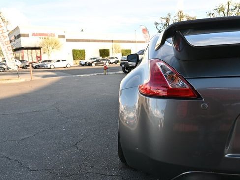 Used 2013 Nissan 370Z Coupe image 9