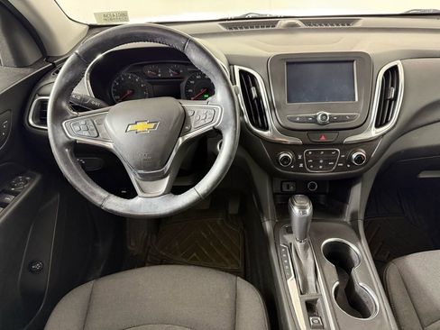 Used 2018 Chevrolet Equinox LT image 3
