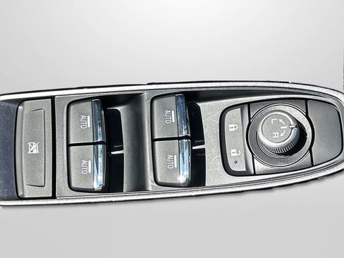 Certified 2025 Subaru Outback Limited image 39