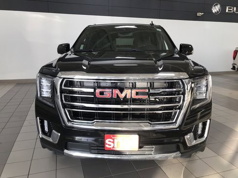 Used 2023 GMC Yukon SLT w/ SLT Luxury Package image 9