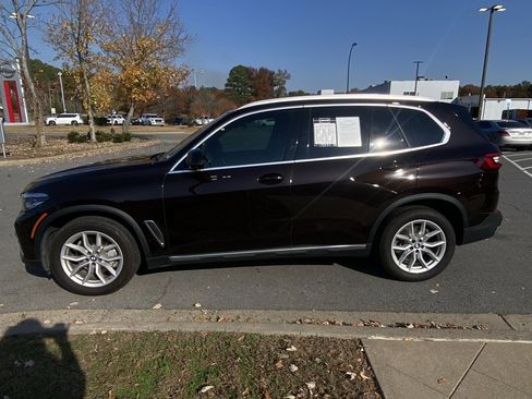 Used 2022 BMW X5 xDrive40i w/ Premium Package image 4