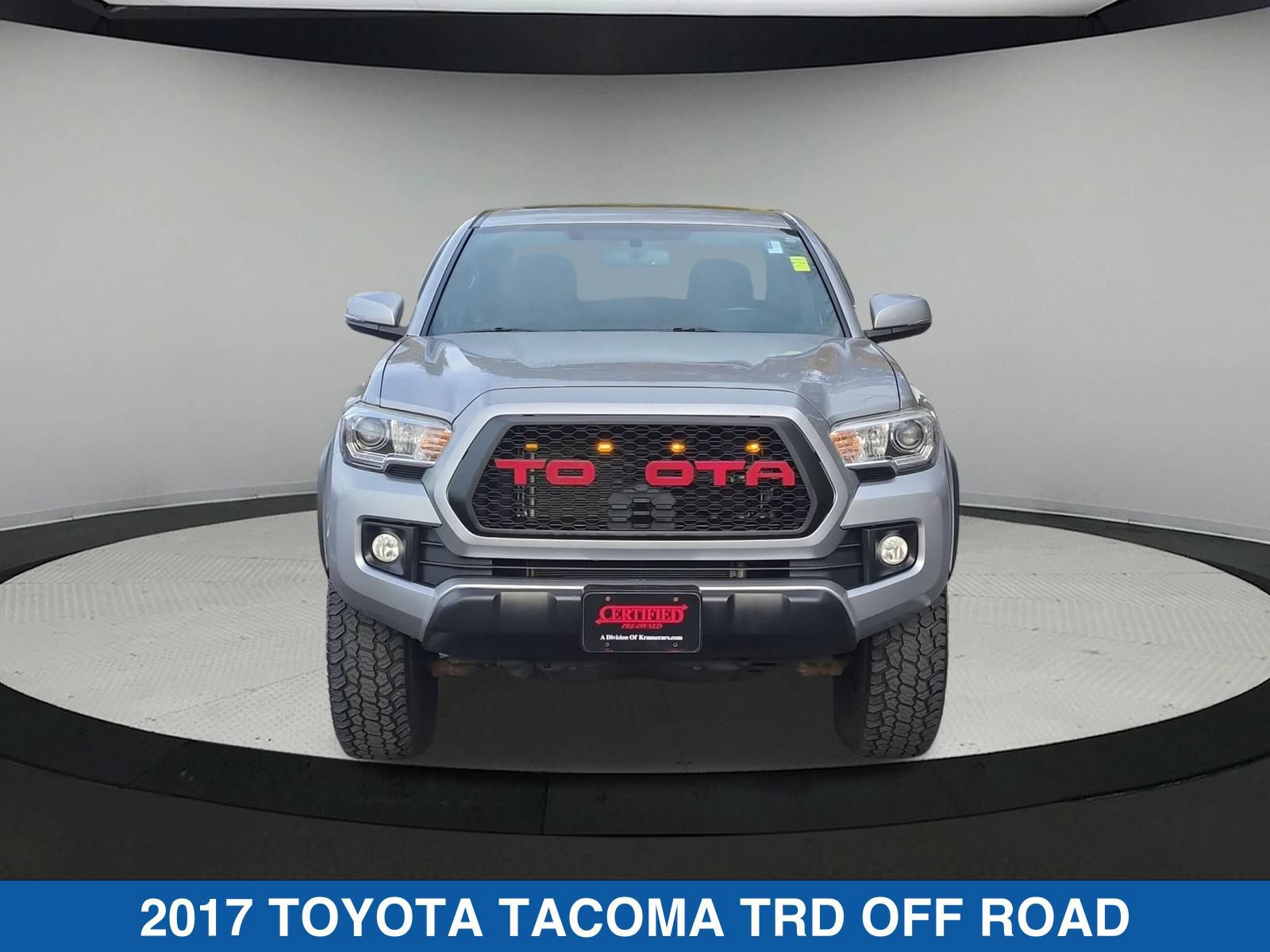 Used 2017 Toyota Tacoma TRD Off-Road AWD/4WD image 9