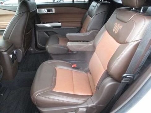 Used 2023 Ford Explorer King Ranch w/ Technology Package image 8