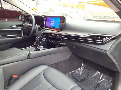 Certified 2024 Toyota Mirai XLE image 23