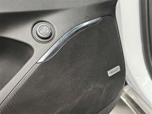 Used 2024 Buick Enclave Premium image 30