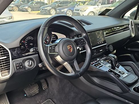 Used 2019 Porsche Cayenne AWD/4WD image 14