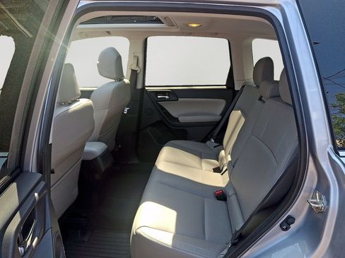 Used 2017 Subaru Forester 2.5i Limited AWD/4WD image 9