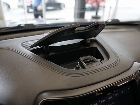 Used 2019 Jeep Cherokee Limited image 33