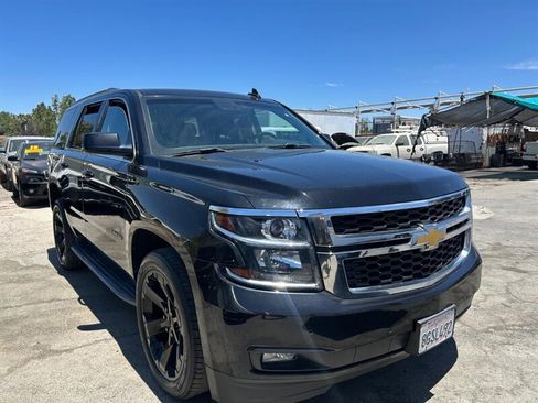 Used 2018 Chevrolet Tahoe LT w/ Luxury Package RWD image 14